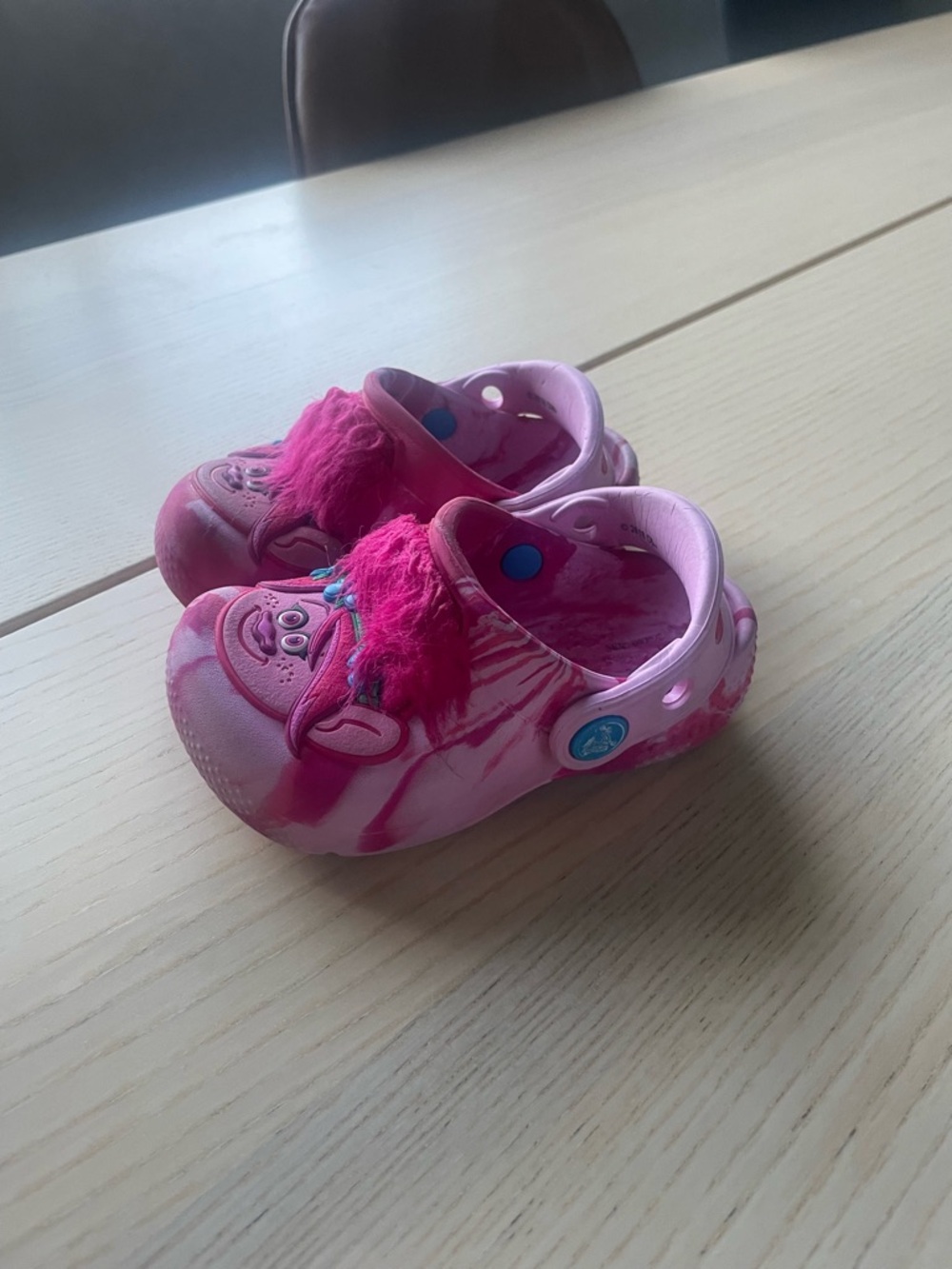 Crocs Trolls toddler crocs size c6, Trolls crocs for girls size c6